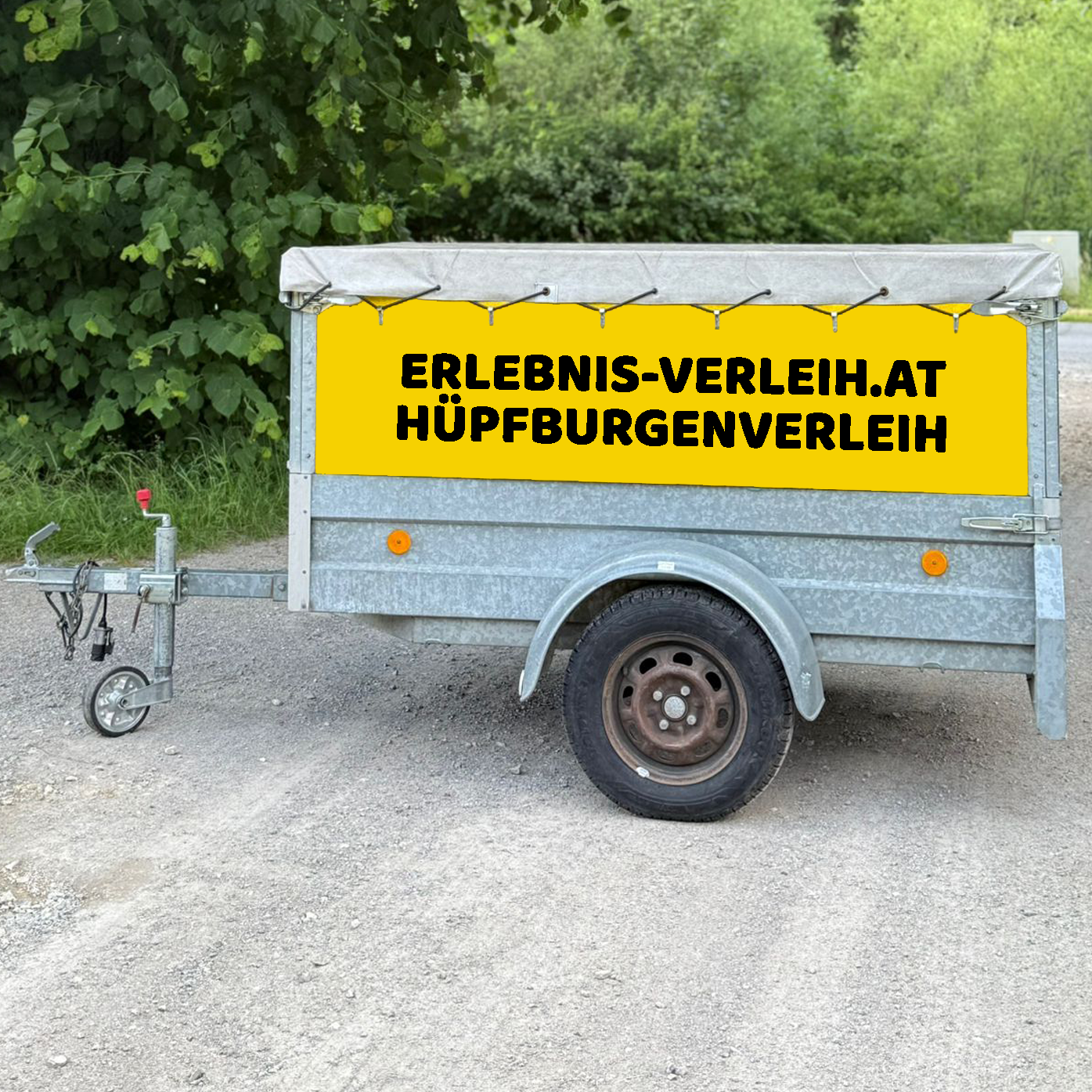 Mietbarer kleiner Anhänger